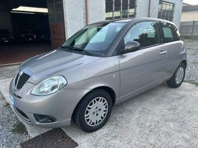 Lancia Ypsilon 1.2 Argento-OK NEOPATENTATI-CINGHIA FATTA Argento usata Roburent