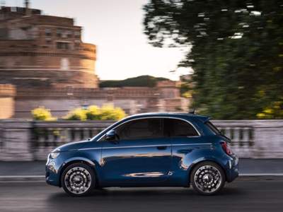 Fiat 500 La Prima Berlina 23,65 kWh Giallo usata Bastia Umbra