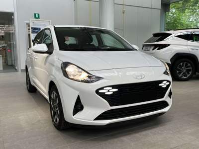 Hyundai i10 i10 1.0 mpi Connectline Argento usata Milano