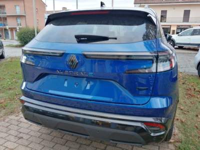Renault Austral Austral Full Hybrid E-Tech 200 CV Techno Esprit Al Blu/Azzurro usata Alba