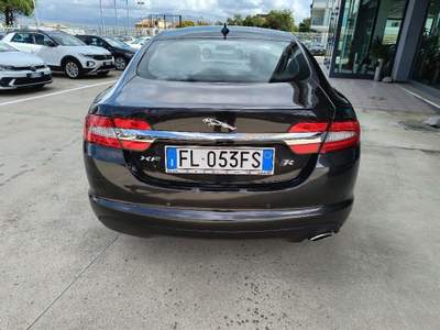 Jaguar XF 2.2 D 200 CV Premium Luxury Grigio usata Cassino
