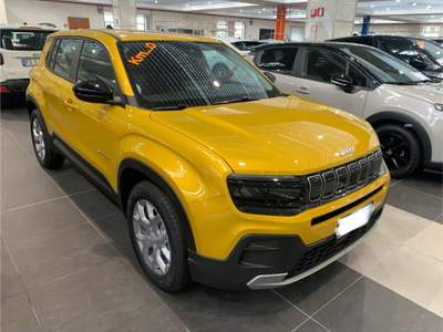 Jeep Avenger 1.2 Turbo Altitude Oro usata Iglesias