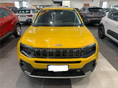 Jeep Avenger 1.2 Turbo Altitude Oro usata Iglesias