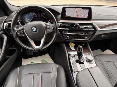 BMW Serie 5 520d d aut. Luxury Nero usata Palermo