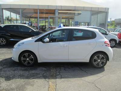 Peugeot 208 1.4 VTi 95 CV 5p. GPL Access Bianco usata Roma