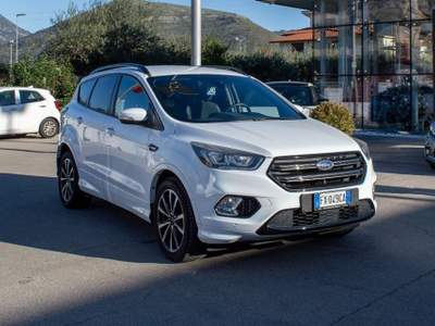 Ford Kuga 2.0 TDCI 120 CV S&S 2WD Powershift ST-Line Bianco usata Fondi