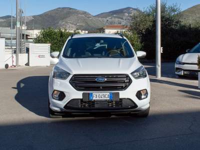 Ford Kuga 2.0 TDCI 120 CV S&S 2WD Powershift ST-Line Bianco usata Fondi