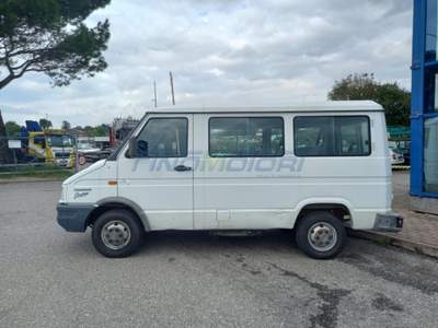 Iveco Daily 30-8 2.5 Diesel 9 POSTI Bianco usata Fino Mornasco