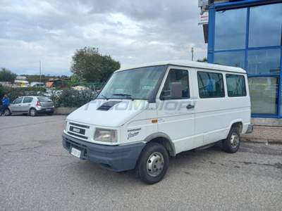 Iveco Daily 30-8 2.5 Diesel 9 POSTI Bianco usata Fino Mornasco
