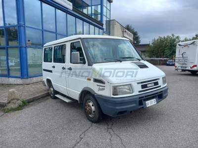 Iveco Daily 30-8 2.5 Diesel 9 POSTI Bianco usata Fino Mornasco