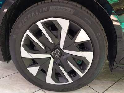 Peugeot 208 PureTech 75 Active #NEOPATENTATI Nero usata Palazzolo sull'Oglio
