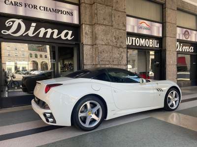 Ferrari California Service Book Full Bianco usata Bolzano