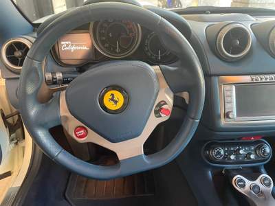 Ferrari California Service Book Full Bianco usata Bolzano