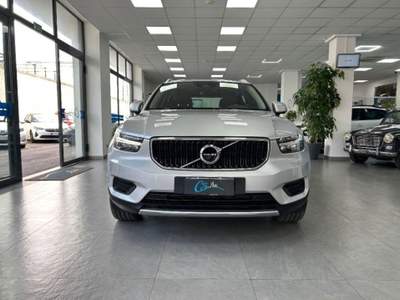 Volvo XC40 2.0 d4 Momentum awd geartronic Argento usata Carlentini