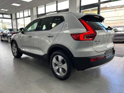 Volvo XC40 2.0 d4 Momentum awd geartronic Argento usata Carlentini