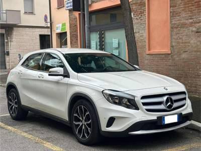 Mercedes-Benz GLA d Executive Bianco usata Imola