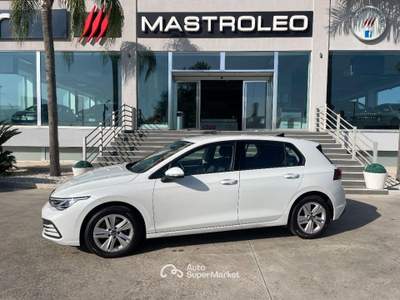 Volkswagen Golf 1.0 eTSI EVO DSG Life Bianco usata Lucugnano