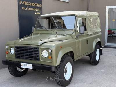 Land Rover Defender Defender 90 2.5 td Soft Top Verde usata Senise