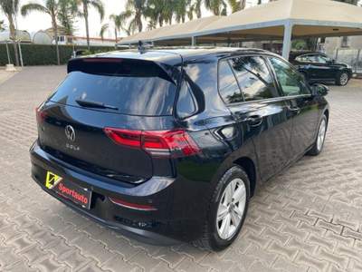 Volkswagen Golf VIII 2.0 TDI 150 CV DSG Nero usata Giarre