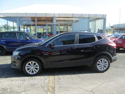 Nissan Qashqai 1.2 DIG-T Visia Nero usata Roma
