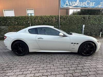 Maserati GranTurismo 4.7 S (AUTOMATICA CON LEVA) NAVIGATORE CERCHI 20" Bianco usata Monza