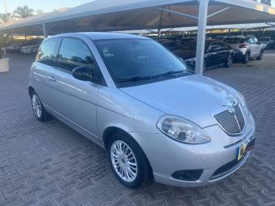 Lancia Ypsilon 1.2 69 CV New Oro Argento usata Giarre