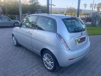 Lancia Ypsilon 1.2 69 CV New Oro Argento usata Giarre