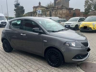Lancia Ypsilon 1.0 FireFly 5 porte S&S Hybrid GOLD OK NEOPATENTAT Grigio usata Monte San Savino