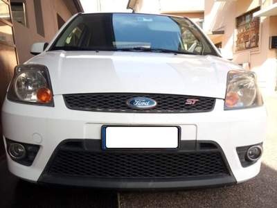 Ford Fiesta 2.0 16V 3p. ST Grigio usata Gaglianico