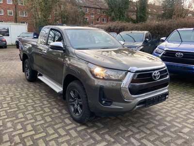 Toyota Hilux 2.4 D-4D 4WD 2 porte Single Cab Marrone usata Castelnuovo Rangone
