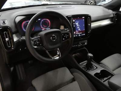 Volvo XC40 1.5 T2 129Cv Momentum - LED, Navi, Cockpit, Traino Grigio usata Boves