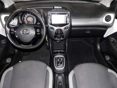 Toyota Aygo Connect 1.0 VVT-i 72 CV 5 porte x-play Bianco usata Castelnuovo Rangone