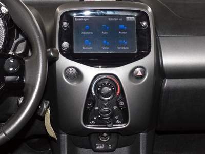 Toyota Aygo Connect 1.0 VVT-i 72 CV 5 porte x-play Bianco usata Castelnuovo Rangone