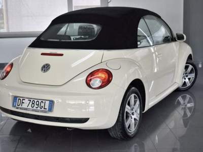 Volkswagen New Beetle VW Maggiolino Cabrio 1.9 TDI Highline #1220 Beige usata CRISPIANO