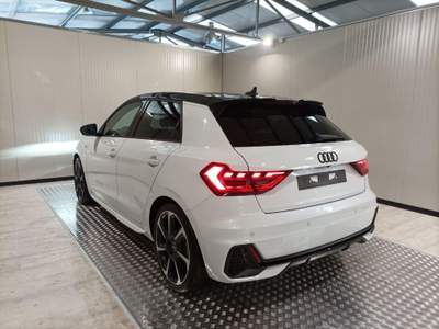 Audi A1 SPB 30 TFSI Identity Black Bianco usata Magenta
