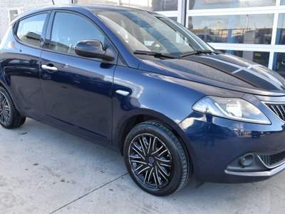 Lancia Ypsilon 1.0 FireFly 5 porte S&S Hybrid Ecochic Gold Blu/Azzurro usata San Vito dei Normanni