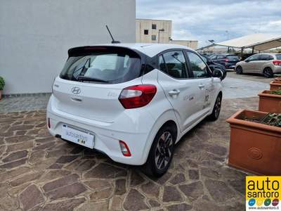 Hyundai i10 1.0 MPI AT Connectline Bianco usata Salerno