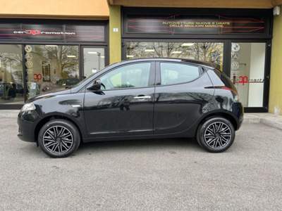 Lancia Ypsilon 1.0 FireFly 5 porte S&S Hybrid Oro Nero usata Cantù