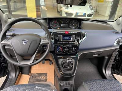 Lancia Ypsilon 1.0 FireFly 5 porte S&S Hybrid Oro Nero usata Cantù