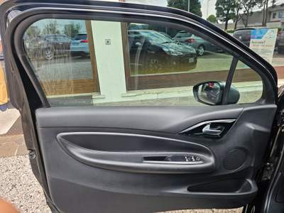 DS Automobiles DS 3 OK NEOPATENTATI Nero usata Thiene