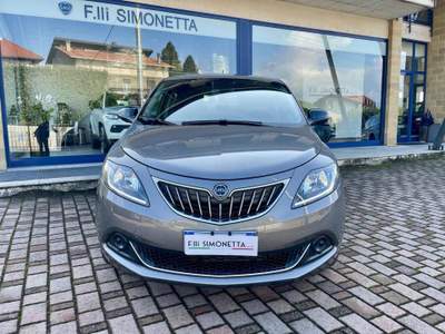 Lancia Ypsilon 1.0 FireFly 70CV S&S Hybrid Platino - KM0 Grigio usata Cadrezzate con Osmate