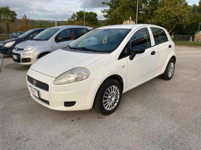 Fiat Grande Punto 1.4 5 porte Dynamic Natural Power OK NEOPATENTATI Bianco usata Savoia di Lucania