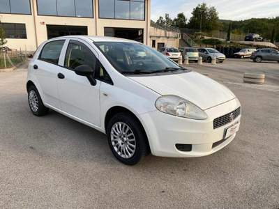 Fiat Grande Punto 1.4 5 porte Dynamic Natural Power OK NEOPATENTATI Bianco usata Savoia di Lucania