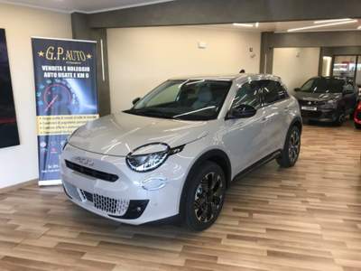 Fiat 600 Hybrid DCT MHEV La Prima Beige usata Santa Maria di Licodia