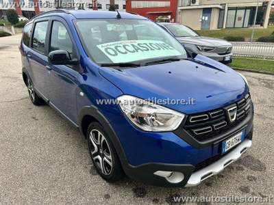 Dacia Lodgy 1.5 Blue dCi 8V 115 CV 7 posti NEOPATENTATI! Blu/Azzurro usata Castagnito