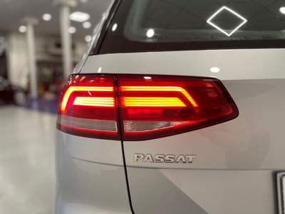 Volkswagen Passat Variant 2.0 TDI DSG BlueMotion Tech. Argento usata Leini