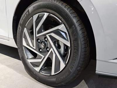 Hyundai i20 i20 1.0 MT Connectline 100CV NAVI Bianco usata Milano