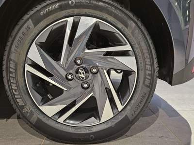 Hyundai i20 1.2 84CV CONNECNTLINE KM0 Grigio usata Milano