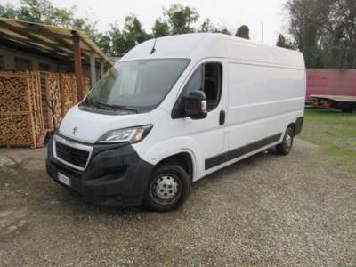 Peugeot Boxer 333 2.2 BlueHDi 140 S&S PM-TM Furgone Bianco usata MAGENTA