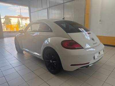 Volkswagen Maggiolino 2.0 TDI DSG Design BlueMotion Technology Bianco usata COLOGNO MONZESE